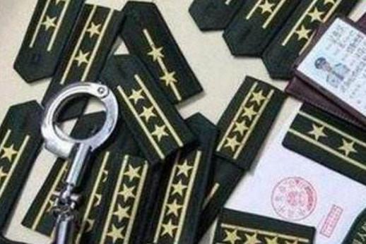 军人|他冒充军人15年骗300万，因入戏太深，被捕后：难道我不是将军？