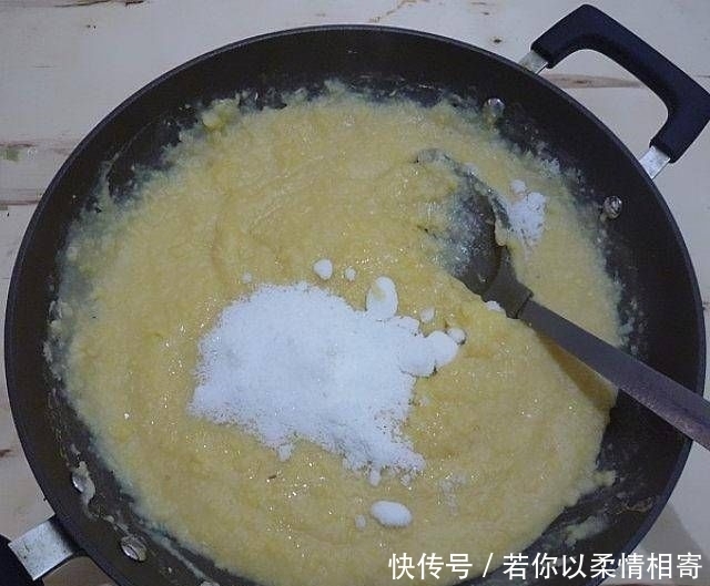 上保鲜膜|抹茶酥和我自己做的红曲糕点,不油腻