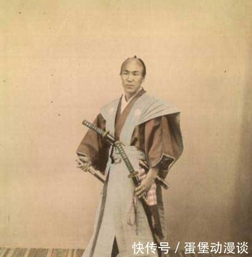 水龙|中国国宝级唐刀“水龙剑”，如今却成日本天皇佩刀，拒绝对外展览