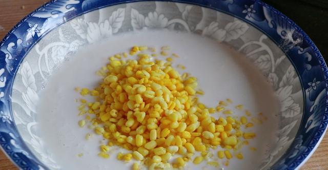 好吃|心心念念好久的绿豆糕，今天做了一大锅，上桌瞬间就扫光，真好吃