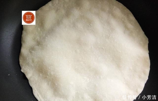 家常|家常烙饼最简单的方法,多加这一步,又软又薄,一分钟烙一张!