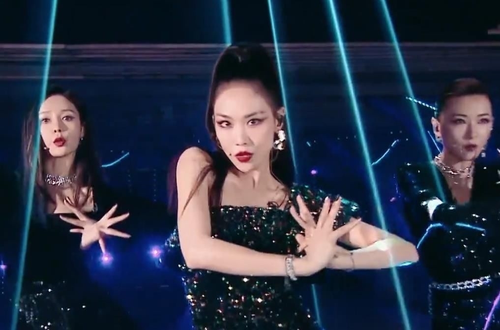  厉害|《乘风破浪的姐姐》沈梦辰淘汰王霏霏自责，吴昕冲出现场，万茜厉害了