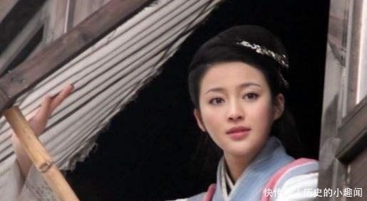 出声|村霸门前一对联,上联“一二三四五六七”,寡妇一看下联笑出声