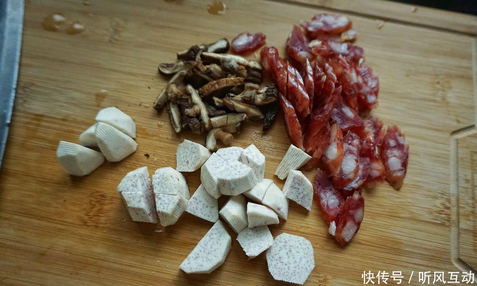 香甜可口|改良版腊味煲仔饭,味道香甜可口,秋季吃不上火,女儿天天喊要吃