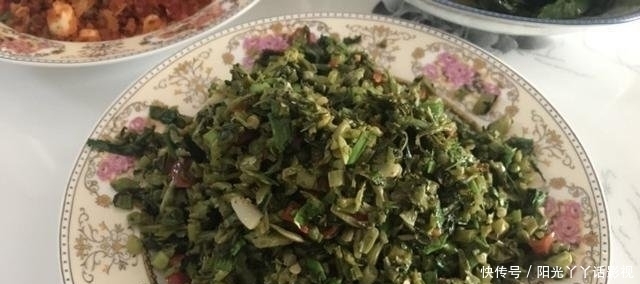 上桌|邻居请我去吃饭, 一上桌, 我就傻眼了, 有这样请吃饭的么