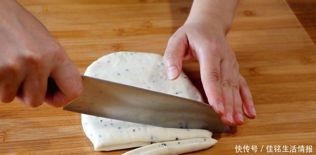 详细|想吃馓子不用买,教你详细做法和比例,咸香酥脆,小时候的味道