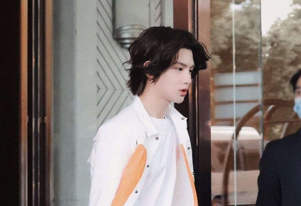  上线|您的“蔡小葵”已上线，暖心为baby提裙子第一期的神秘嘉宾曝出