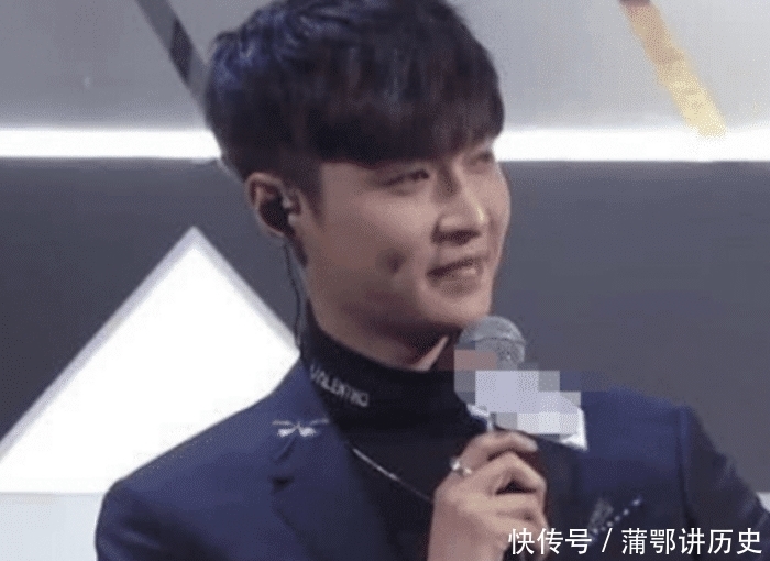 张艺兴|蔡徐坤出道时感谢导师,张艺兴李荣浩的反应太真实,装都懒得装!