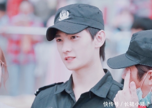 杨洋|杨洋综艺路透曝光,穿上保安服后模样大变,粉丝直呼帅到认不出
