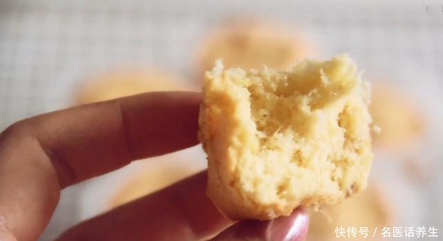 拔丝|网红拔丝蛋糕,教你在家轻松做,松软香甜,掰开就拔丝