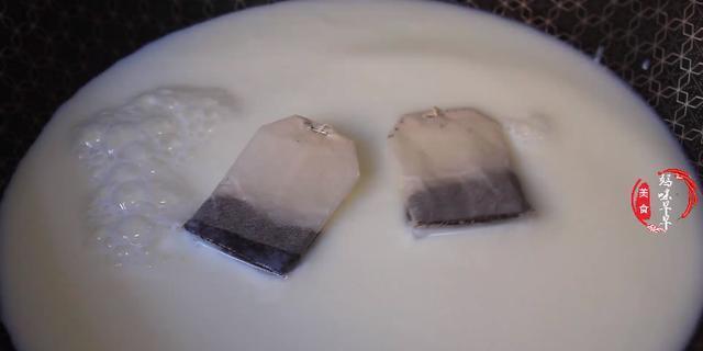 过瘾|夏天,孩子就喜欢这道奶茶冻,冰凉解暑,Q弹细腻,比冰粉还过瘾