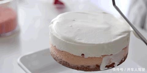 草莓|焙趣私房爆品日销300个的三重草莓芝士蛋糕,这个配方太赞了!