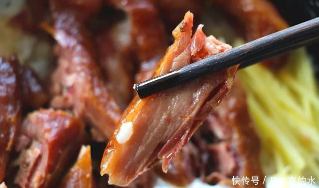  嵌入|卤鸭煲饭紧实又细腻，那肥美鲜香真真实实嵌入肉里啦