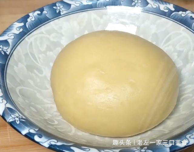 懒人|面粉别蒸馒头了,教你面包懒人做法,不烤不蒸,松软香甜又拉丝