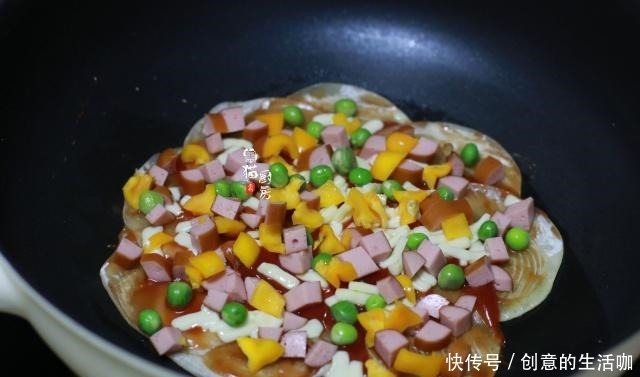 早餐|超人气快手早餐披萨,用饺子皮就能做,早知道就不买外面的披萨了