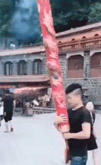 今晚|搞笑GIF:大哥:大吉大利,今晚吃鸡。