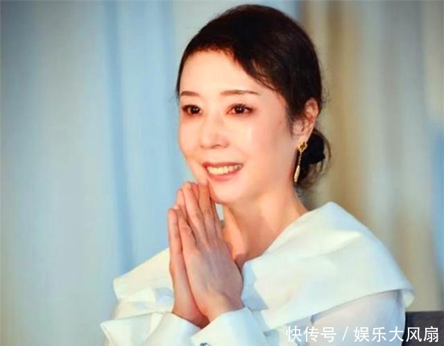 患有|患有抑郁症,终身无法生育,美女作家严歌苓如何收获幸福人生