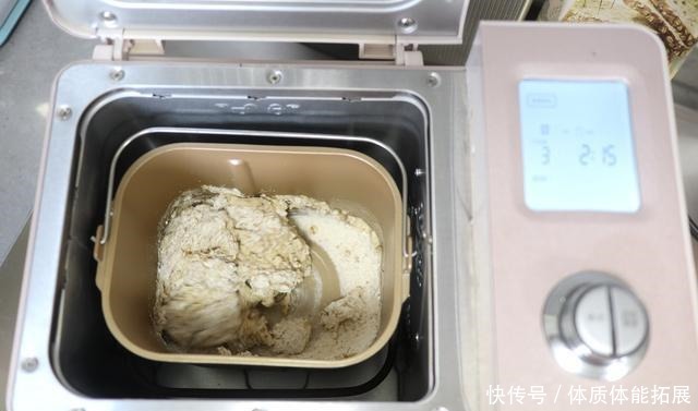 简单|用面包机做欧包,原来这么简单!只需加清水,外脆内嫩真地道