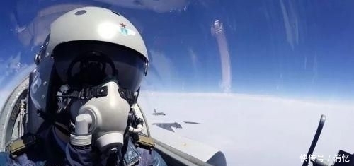 只能|飞行员远航飞行时吃什么?大飞机有自热餐,战斗机只能啃巧克力