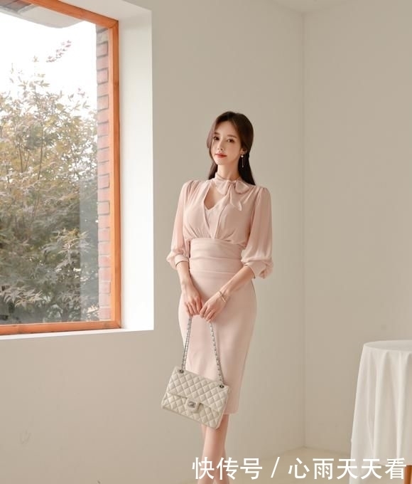 古典|孙允珠: 青涩香荷粉蜜性感古典及膝裙