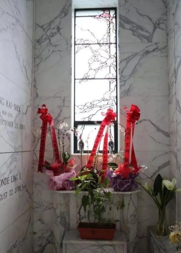 中国|看完宋庆龄中国墓地,再看宋美龄美国墓地,姐妹墓地差异明显!