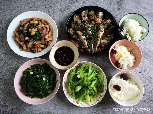 串门|老爸来串门,我准备了几道菜,花钱少吃得香,朋友好吃才是王道