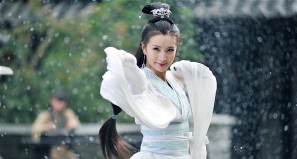  送给|曹操把貂蝉送给关羽，貂蝉第二天却自杀了，什么原因？