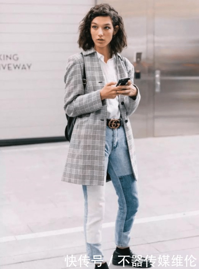 搭配|阔腿裤穿腻了就扔掉吧!今秋流行“水杯裤”,上衣百搭,减龄时髦