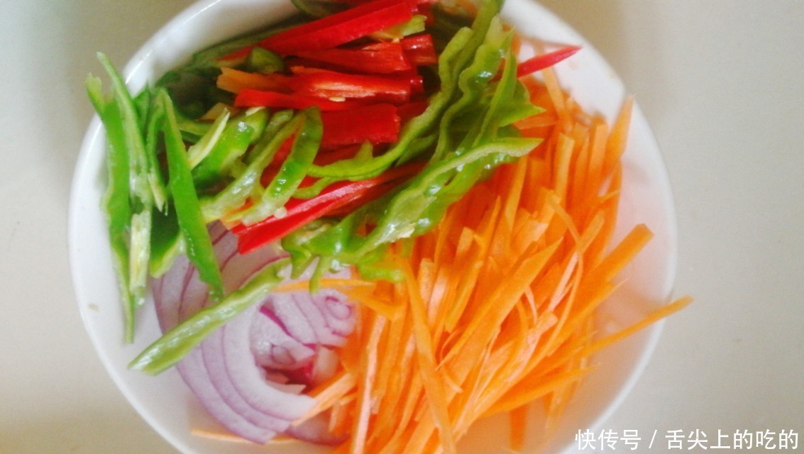特色|家常味鱼香肉丝这样做有特色多配蔬菜营养更下饭分享制做方法技巧
