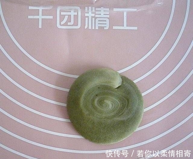  上保鲜膜|抹茶酥和我自己做的红曲糕点，不油腻