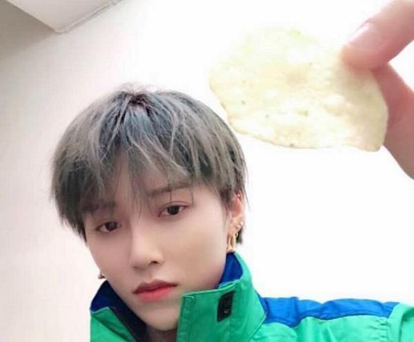 最喜欢|青你2学员晒零食,刘雨昕薯片,王承渲辣条,虞书欣为减肥太拼