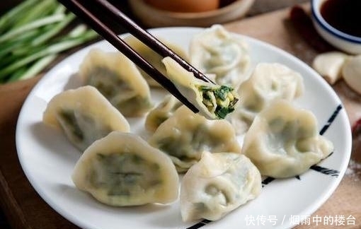 破皮|冻饺子别再水开下锅了,店老板:记住3点,饺子鲜嫩不破皮