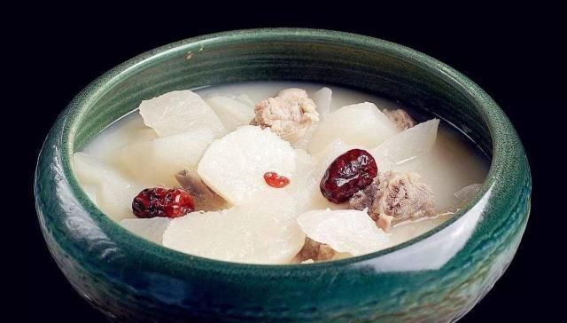 清新|教大家做棒骨炖萝卜,营养丰富,清新爽口,汤汁鲜美