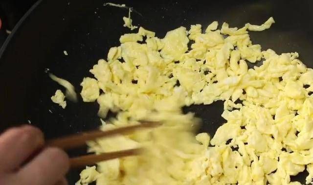 茄子|茄子和韭菜这样做，没想到这么好吃，我家一周吃5次，比吃肉还香