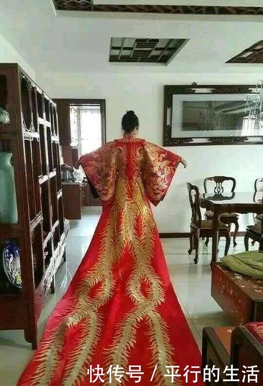 趣味|搞笑段子趣味图片:妹子,看得出你很想当皇后啊,哈哈哈