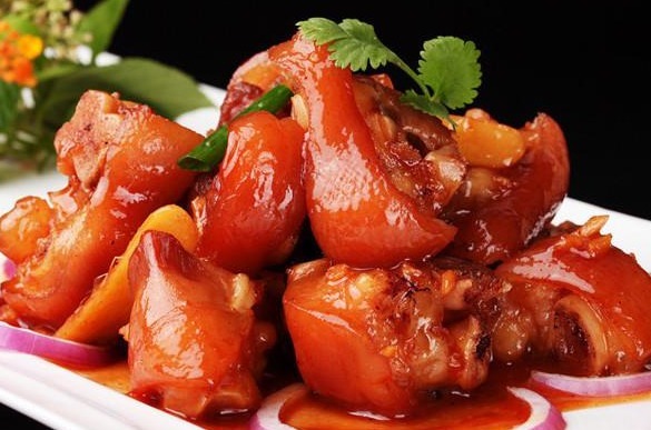  就可以|焖猪蹄时，直接下锅煮是大错特错，多加1步，猪蹄软糯入味无腥味