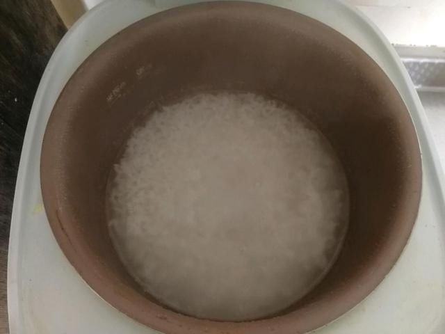 白粥|白粥太无味教你一款有肉有菜的粥,颜色好看又好喝