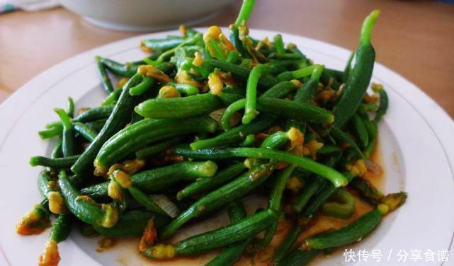 清炒黄瓜花|这菜一到夏天争着吃,隔天炒一盘,清脆可口,皮肤水灵,肠道舒坦