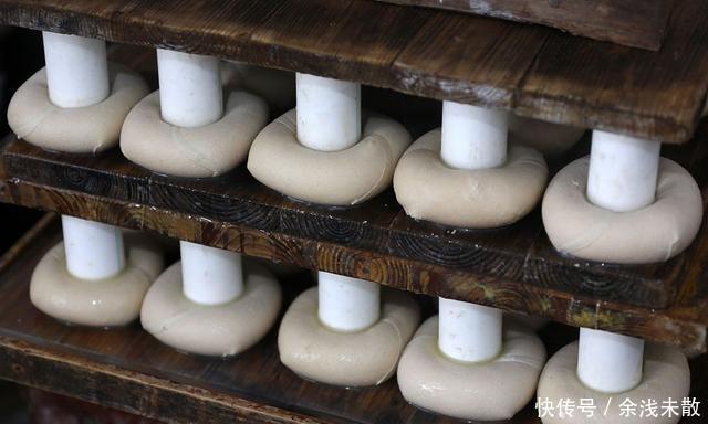 家人|小包豆腐制作详细分享,制作简单易操作,口味独特家人都爱吃