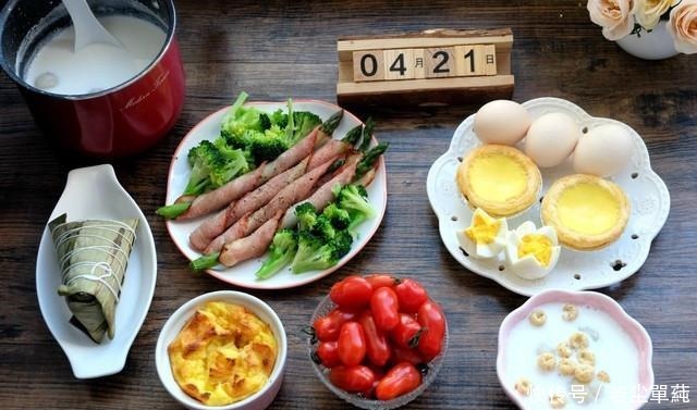 样样|4口人的7天早餐,每天摆满桌,样样亲手做,这个妈妈太勤快了