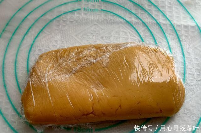 少许|月饼中的“小王牌”，「广式豆沙月饼」