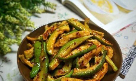 当天|腌萝卜条,别只会加盐,学会一招,萝卜条脆爽入味,当天腌当天吃