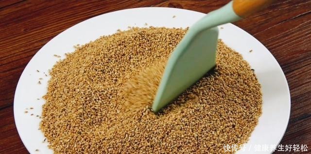 简单|芝麻酱怎么做,做法真简单,只需1斤白芝麻,做啥都好吃