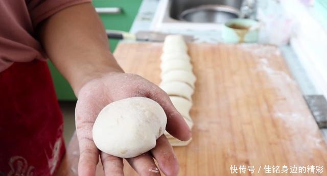 十足|手把手教您在家做麻酱烧饼,香酥爽口,酱香十足,简单美味