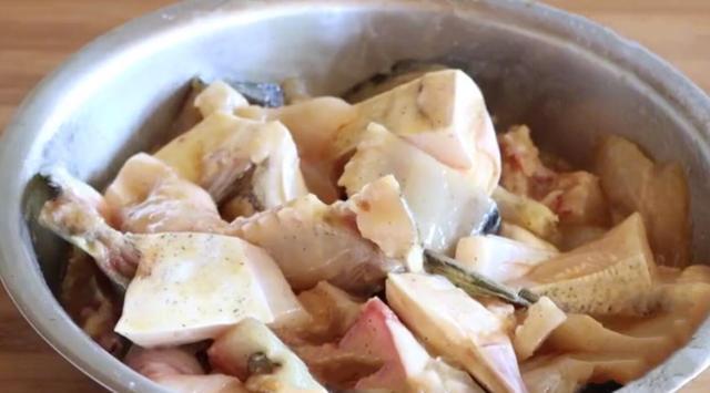  爽口|大厨手把手教你酸菜鱼的正宗做法，滑嫩鲜美，酸辣爽口，超级下饭