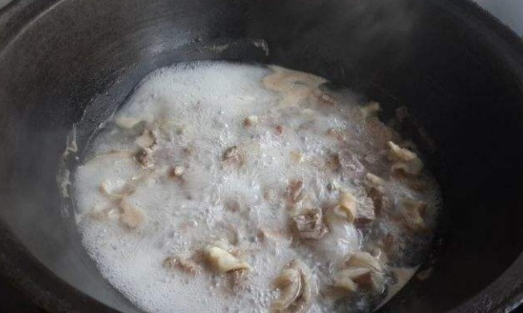 口感|自己炖牛肉不好吃口感差?加这3样,20分钟牛肉软烂美味