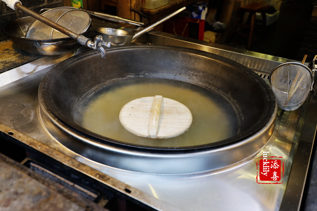 浇头|吃了这四家镇江代表性的网红面馆,基本就成了镇江锅盖面的全科生