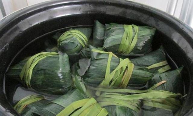  包出来都粽|包粽子，从不用水煮粽叶，1个小技巧粽子软糯清香更入味
