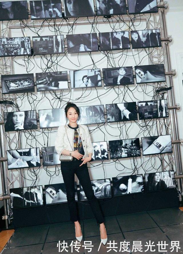 穿搭|白百何的时尚越来越看不懂了，碎花连衣裙配灯芯绒外套，太接地气