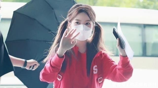 同台|“硬糖少女”刚出道,新综艺就安排上了我却在关注同台的嘉宾